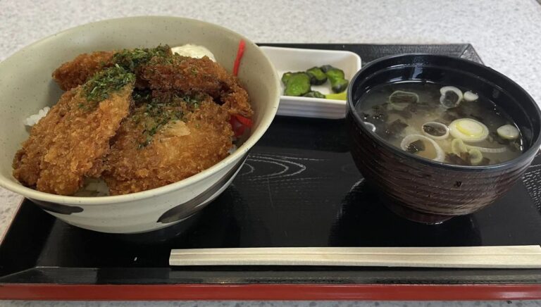 【佐渡汽船名物!よくばりおけさ丼】by営業部長