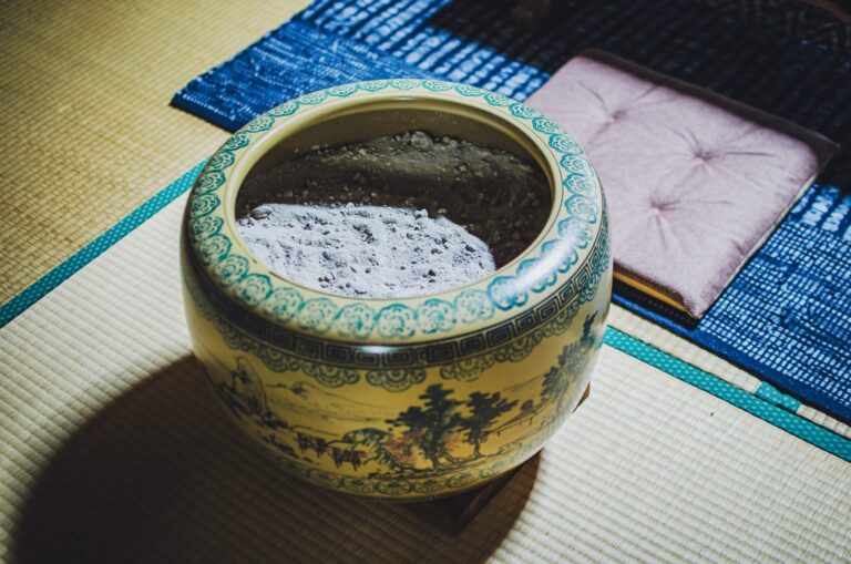 豆炭で囲炉裏体験