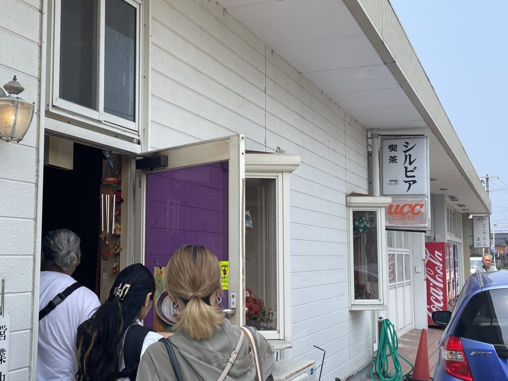 【レトロな雰囲気が漂う喫茶店☕️シルビア】by営業部長
