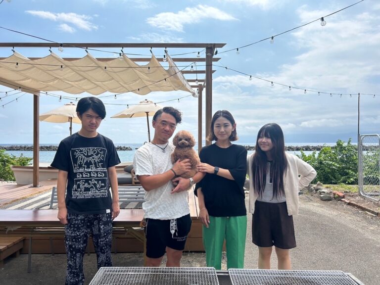 【素敵な4人家族とかわいいタイニープードル😆】by営業部長