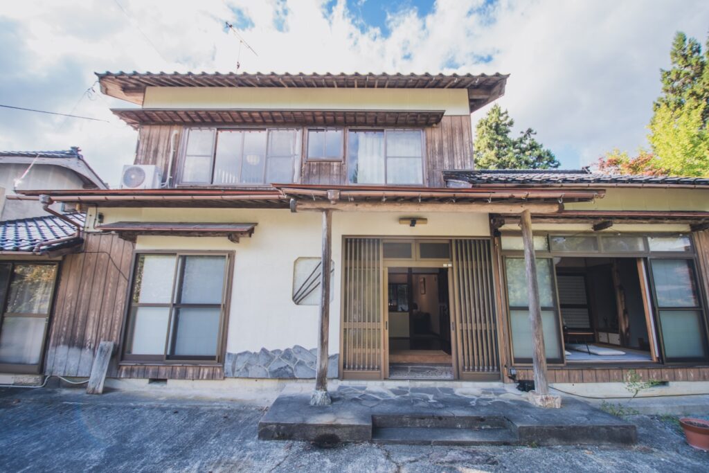 【空き家宿での避難経路、ちゃんと確保できていますか?】by佐渡マネージャー